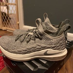 Lebron 15 low